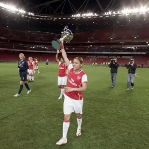 Alex Scott (Arsenal) with the Premier League Alex Scott (Arsenal) with the Premier League