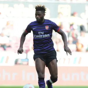 Alex Song in Action: Arsenal vs. FC Cologne, 2012