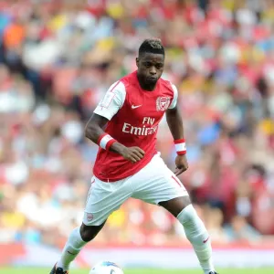 Alex Song in Action: Arsenal vs New York Red Bulls - Emirates Cup 2011 (1-1) Alex Song in Action: Arsenal vs New York Red Bulls - Emirates Cup 2011 (1-1)
