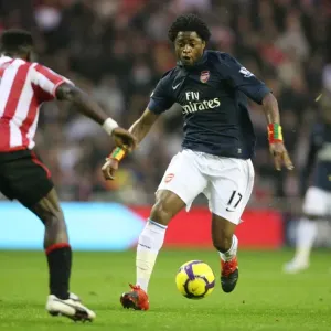 Alex Song (Arsenal) John Mensah (Sunderland). Sunderland 1: 0 Arsenal, Barclays Premier League