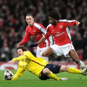 Alex Song (Arsenal) Lionel Messi (Barcelona). Arsenal 2: 2 Barcelona, UEFA Champions League