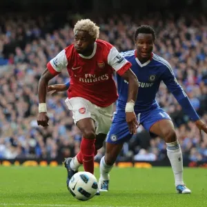 Alex Song (Arsenal) Mikel (Chelsea). Chelsea 2: 0 Arsenal, Barclays Premier League Alex Song (Arsenal) Mikel (Chelsea). Chelsea 2: 0 Arsenal, Barclays Premier League