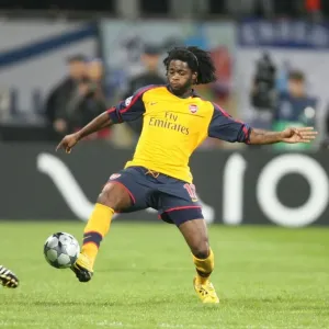 Alex Song (Arsenal) Milos Ninkovic (Dynamo Kiev)