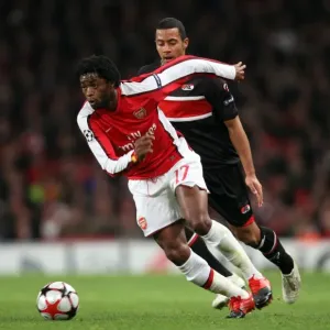 Alex Song (Arsenal) and Moussa Dembele (AZ Alkmaar) Print