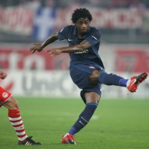 Alex Song (Arsenal). Olympiacos 1: 0 Arsenal, UEFA Champions League, Group H