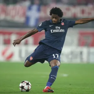 Alex Song (Arsenal). Olympiacos 1: 0 Arsenal, UEFA Champions League, Group H