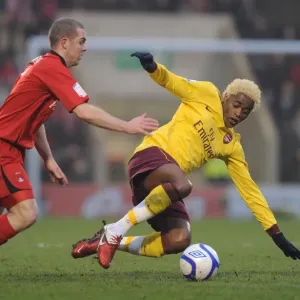 Alex Song (Arsenal) Stephen Dawson (Orient). Leyton Orient 1: 1 Arsenal Alex Song (Arsenal) Stephen Dawson (Orient). Leyton Orient 1: 1 Arsenal