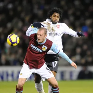 Alex Song (Arsenal) Steven Fletcher (Burnley). Burnley 1: 1 Arsenal, Barclays Premier League Alex Song (Arsenal) Steven Fletcher (Burnley). Burnley 1: 1 Arsenal, Barclays Premier League