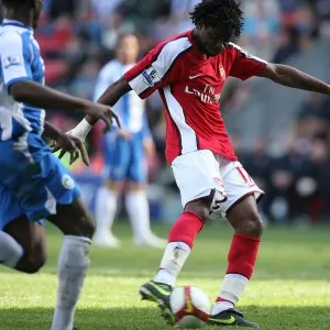 Alex Song scores Arsenals 4th goal Alex Song scores Arsenals 4th goal