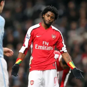 Alex Song vs Manchester City: Arsenal's Defensive Midfielder Faces a Tough Night in the 2009-10 Carling Cup 5th Round