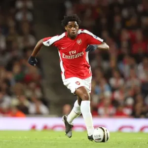 Alex Song's Dominance: Arsenal Crushes Sheffield United 6-0 in Carling Cup