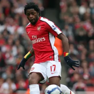 Alex Song Dominant Performance Print