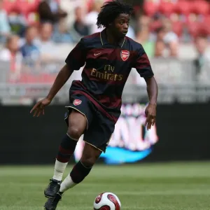 Alex Song's Performance: Arsenal's Victory Over Lazio at Amsterdam ArenA (2007) - 2-1