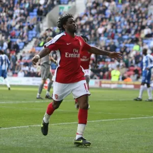 Alex Song's Thrilling Goal Celebration: Arsenal's 4th against Wigan Athletic (11/4/09) Alex Song's Thrilling Goal Celebration: Arsenal's 4th against Wigan Athletic (11/4/09)