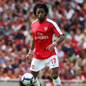 Alex Song's Triumph: Arsenal 3-0 Rangers at Emirates Cup, 2009