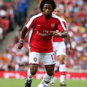 Alex Song's Triumph: Arsenal's 3-0 Victory over Rangers at Emirates Cup, 2009