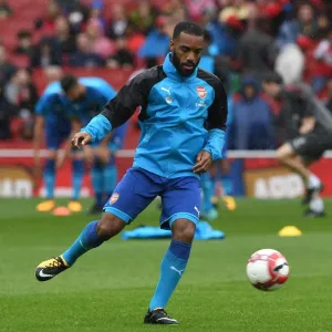 Alexandre Lacazette (Arsenal). Arsenal 5: 2 SL Benfica Alexandre Lacazette (Arsenal). Arsenal 5: 2 SL Benfica