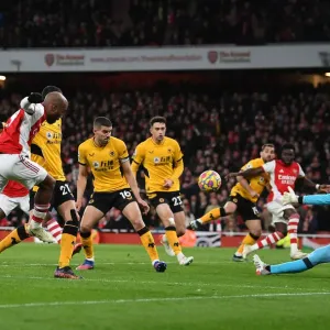 Alexandre Lacazette Scores Arsenal's Second Goal vs. Wolverhampton Wanderers (2021-22) - Emirates Stadium