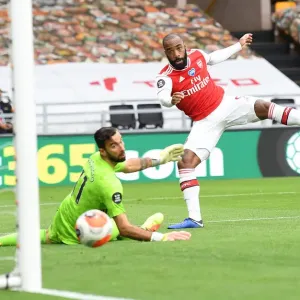 Alexandre Lacazette Scores Arsenal's Second Goal: Wolverhampton Wanderers vs Arsenal, Premier League 2019-2020 - Lacazette's Strike at Molineux