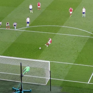 Alexandre Lacazette Scores Dramatic Penalty: Arsenal's Thrilling Victory over Tottenham in the Premier League 2020-21