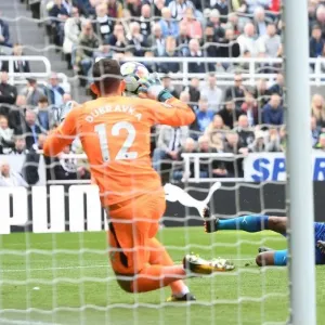 Alexandre Lacazette Scores the Winner: Newcastle United vs. Arsenal, Premier League 2017-18