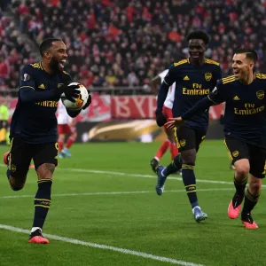 Alexandre Lacazette's Goal Celebration: Arsenal's Victory Moment against Olympiacos in UEFA Europa League Alexandre Lacazette's Goal Celebration: Arsenal's Victory Moment against Olympiacos in UEFA Europa League