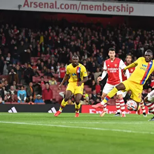 Alexis Lacazette Scores His Second: Arsenal's Victory Over Crystal Palace in the 2021-22 Premier League