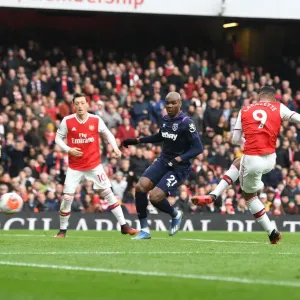 Alexis Lacazette Scores the Winning Goal: Arsenal Triumphs Over West Ham United, Premier League 2019-2020