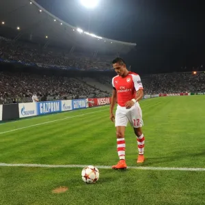 Alexis Sanchez in Action: Arsenal vs. Besiktas, UEFA Champions League Qualifier (2014) Alexis Sanchez in Action: Arsenal vs. Besiktas, UEFA Champions League Qualifier (2014)
