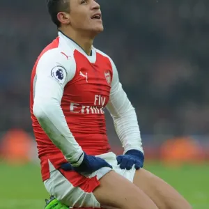 Alexis Sanchez in Action: Arsenal vs. Hull City, Premier League 2016-17