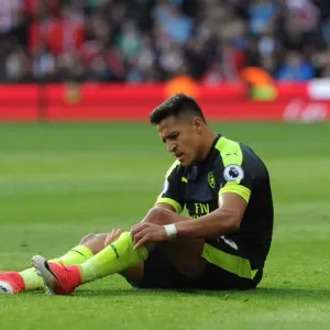 Alexis Sanchez in Action: Arsenal's Premier League Showdown at Stoke City (2016-17)