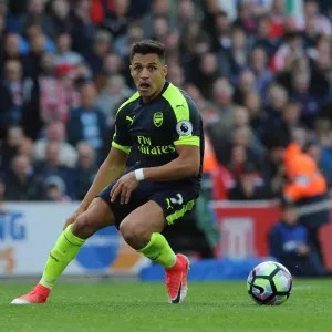 Alexis Sanchez in Action: Arsenal's Thrilling Victory over Stoke City (2016-17)