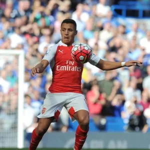 Alexis Sanchez in Action: Premier League Showdown between Chelsea and Arsenal (2015-16)
