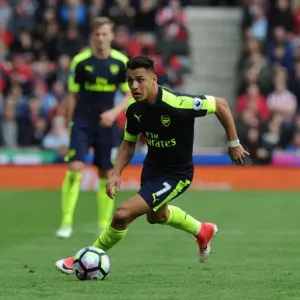 Alexis Sanchez in Action: Stoke City vs Arsenal, Premier League 2016-17