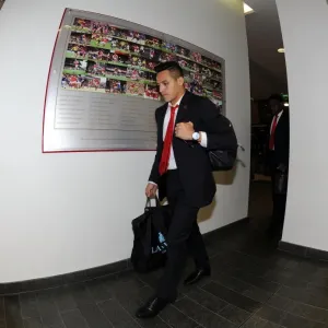 Alexis Sanchez: Arrival at Emirates Stadium - Arsenal FC vs RSC Anderleicht, UEFA Champions League, 2014 Alexis Sanchez: Arrival at Emirates Stadium - Arsenal FC vs RSC Anderleicht, UEFA Champions League, 2014