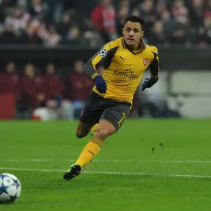 Alexis Sanchez (Arsenal). Bayern Munich 5: 1 Arsenal. UEFA Champions League. Round of 16 Alexis Sanchez (Arsenal). Bayern Munich 5: 1 Arsenal. UEFA Champions League. Round of 16
