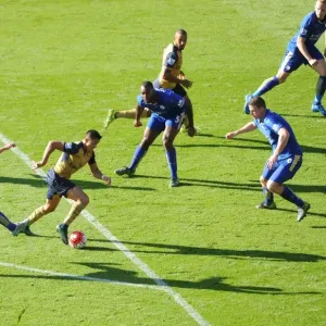 Alexis Sanchez (Arsenal) Danny Drinkwater (Leicester). Leicester City 2: 5 Arsenal Alexis Sanchez (Arsenal) Danny Drinkwater (Leicester). Leicester City 2: 5 Arsenal