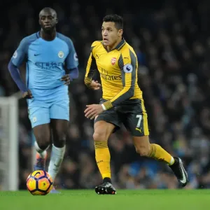 Alexis Sanchez (Arsenal). Manchester City 2: 1 Arsenal. Premier League. Eithad Stadium Alexis Sanchez (Arsenal). Manchester City 2: 1 Arsenal. Premier League. Eithad Stadium