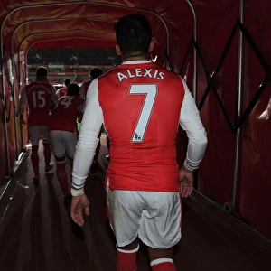 Alexis Sanchez: Arsenal Star's Half-Time Exit at Emirates Stadium vs AFC Bournemouth (2016/17)