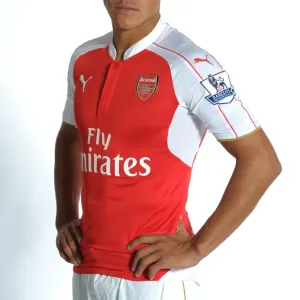 Alexis Sanchez at Arsenal Training Ground, 2015 Alexis Sanchez at Arsenal Training Ground, 2015