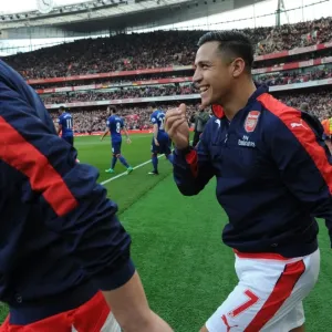 Alexis Sanchez: Arsenal vs Manchester United, Premier League Showdown (2016-17) Alexis Sanchez: Arsenal vs Manchester United, Premier League Showdown (2016-17)