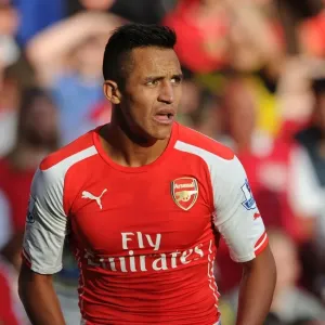Alexis Sanchez: Arsenal's Star Player in Action against Crystal Palace, Premier League 2014/15