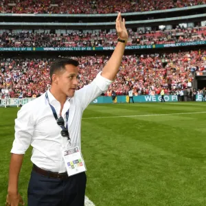 Alexis Sanchez Bids Farewell: Arsenal Fans Celebrate at FA Community Shield vs Chelsea Alexis Sanchez Bids Farewell: Arsenal Fans Celebrate at FA Community Shield vs Chelsea