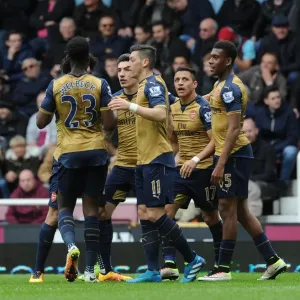 Alexis Sanchez celebrates scoring Arsenals 2nd goal. West Ham United 3: 3 Arsenal