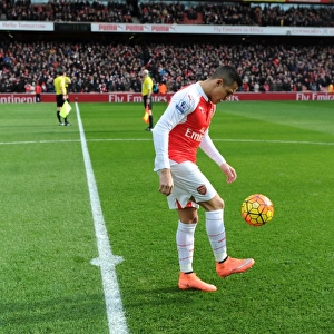 Alexis Sanchez Gears Up for Arsenal vs. Leicester City Showdown (2015-16)