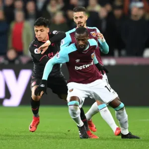 Alexis Sanchez Outmaneuvers Pedro Obiang: A Premier League Showdown Alexis Sanchez Outmaneuvers Pedro Obiang: A Premier League Showdown
