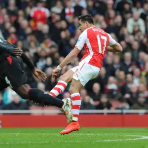 Alexis Sanchez scores Arsenals 3rd goal. Arsenal 4: 1 Liverpool. Barclays Premier League