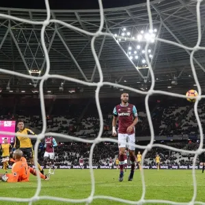 Alexis Sanchez Scores His Hat-trick: West Ham United vs. Arsenal, Premier League 2016-17 Alexis Sanchez Scores His Hat-trick: West Ham United vs. Arsenal, Premier League 2016-17