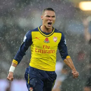 Alexis Sanchez Scores: Kieran Gibbs Euphoric Reaction (Swansea 2014)