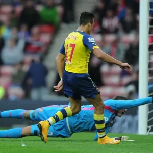 Alexis Sanchez Scores Stunning Chip Over Mannone in Sunderland vs Arsenal (2014/15)